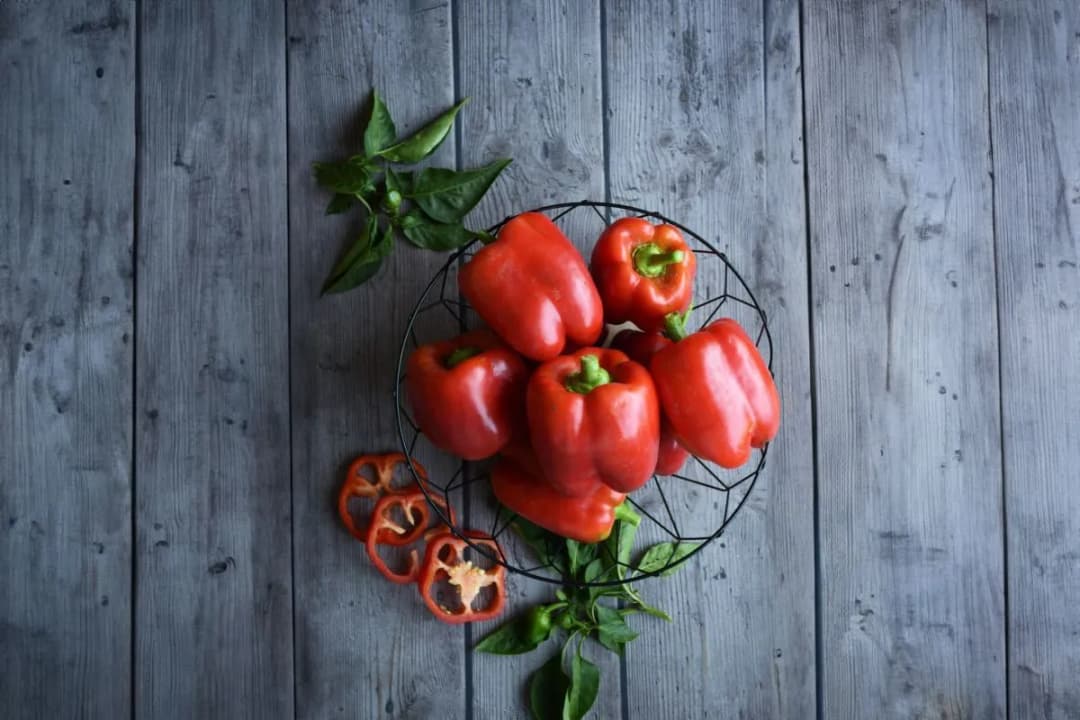 Papryka dla kota: Słodka tak, ostra nigdy! Co musisz wiedzieć?